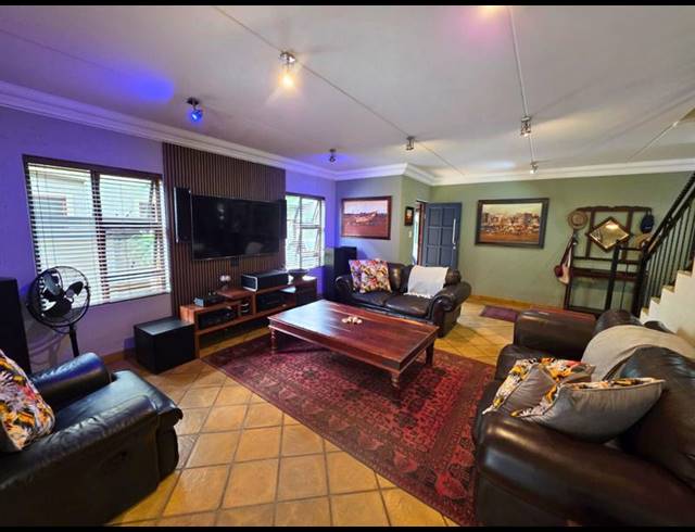 4 BEDROOM CLUSTER FOR SALE IN GLEN MARAIS